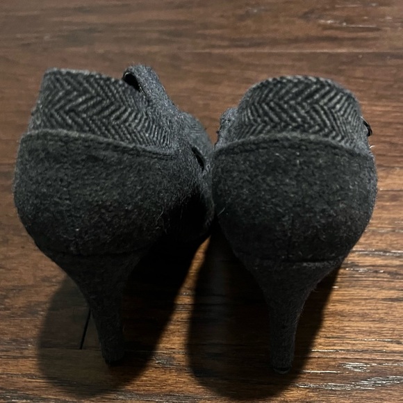 Women's gray/black fabric ROCKET DOG Mary Janes/Houndstooth, pumps , size 6.5 M - Picture 4 of 5